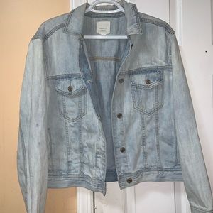 AE Light wash jean jacket